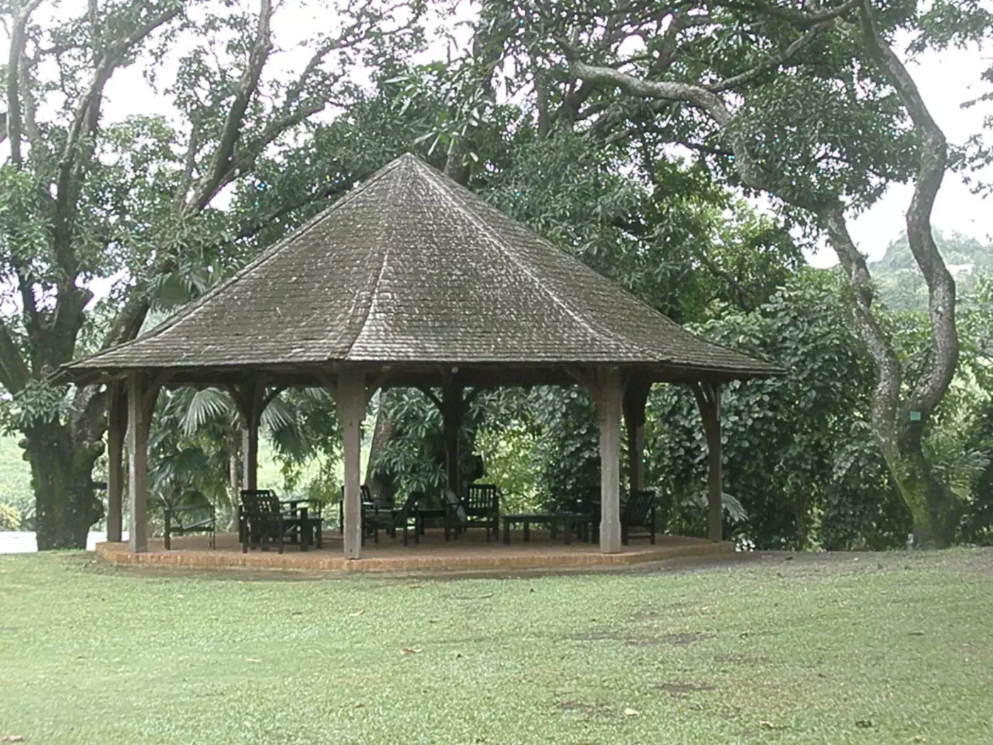 La maison créole de l'habitation Clément, au François en Martinique, et son jardin